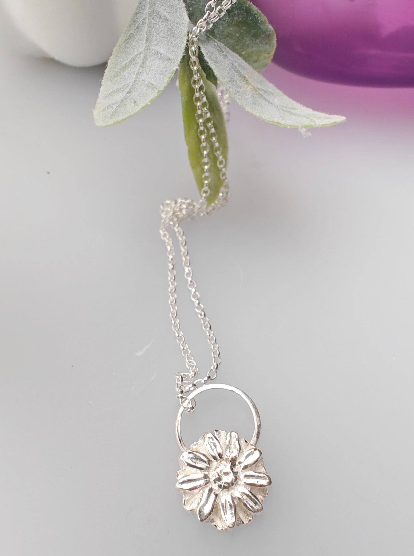 Daisy pendant, flower jewellery