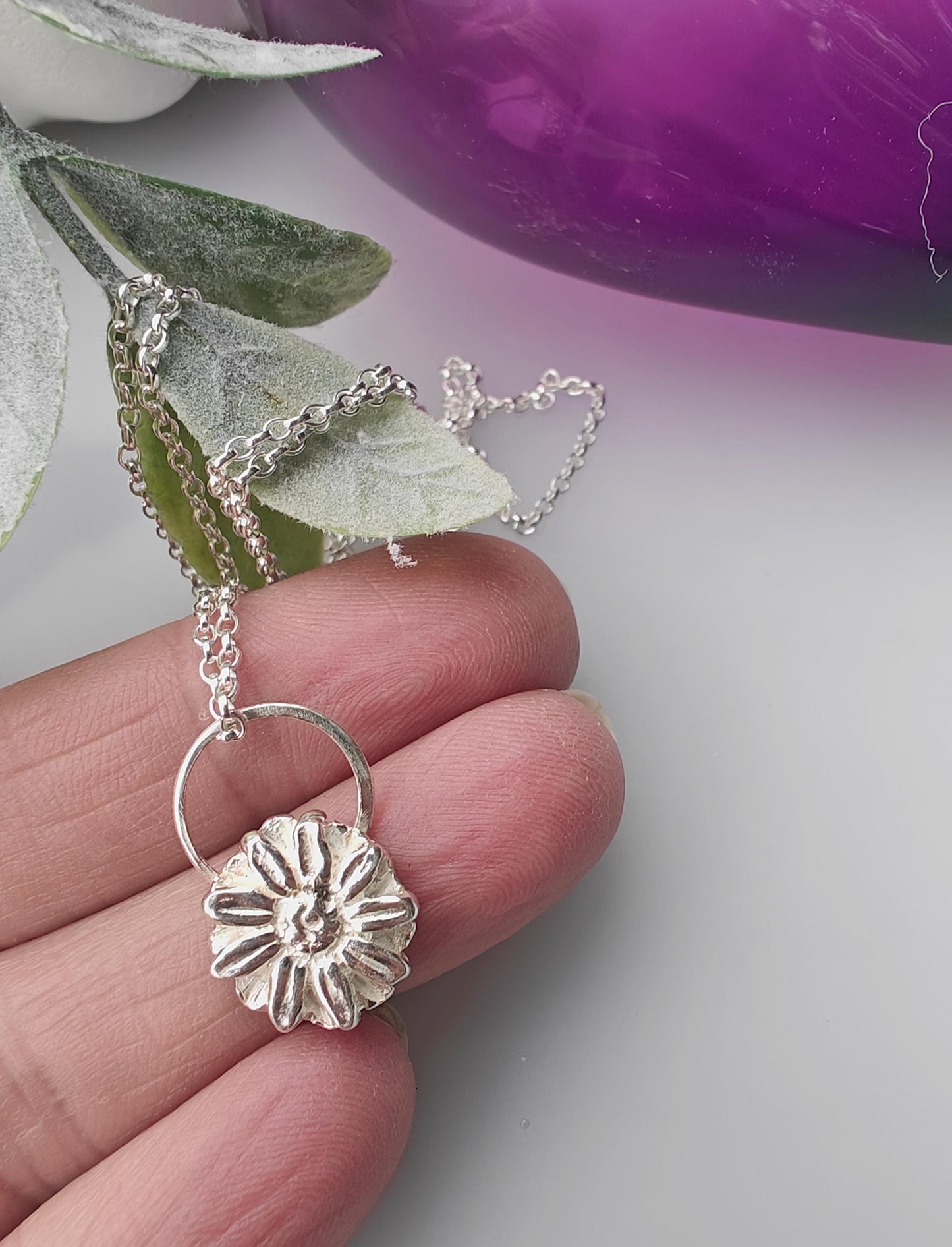 Daisy pendant, flower jewellery