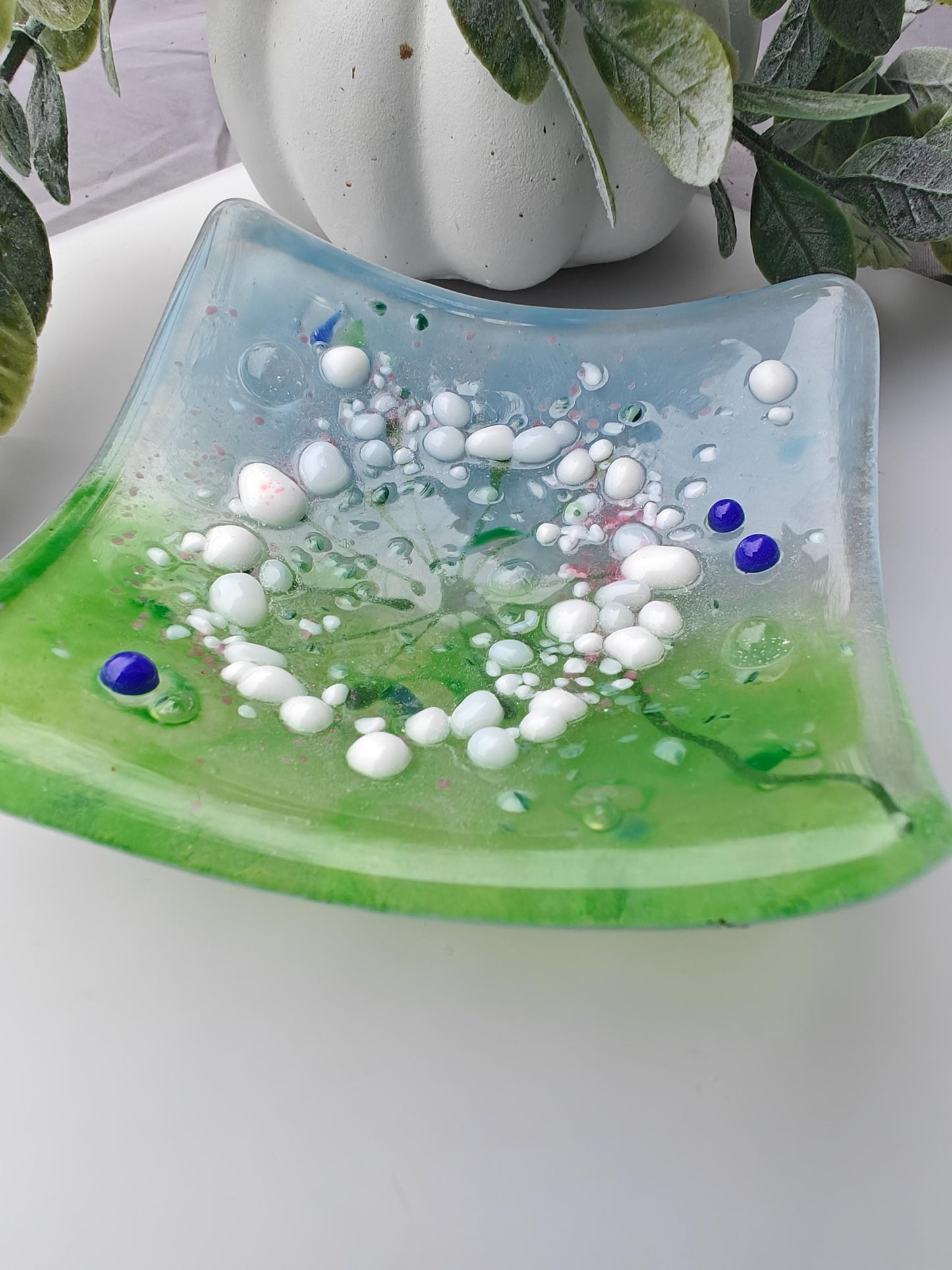 Flower trinket dish, ring dish