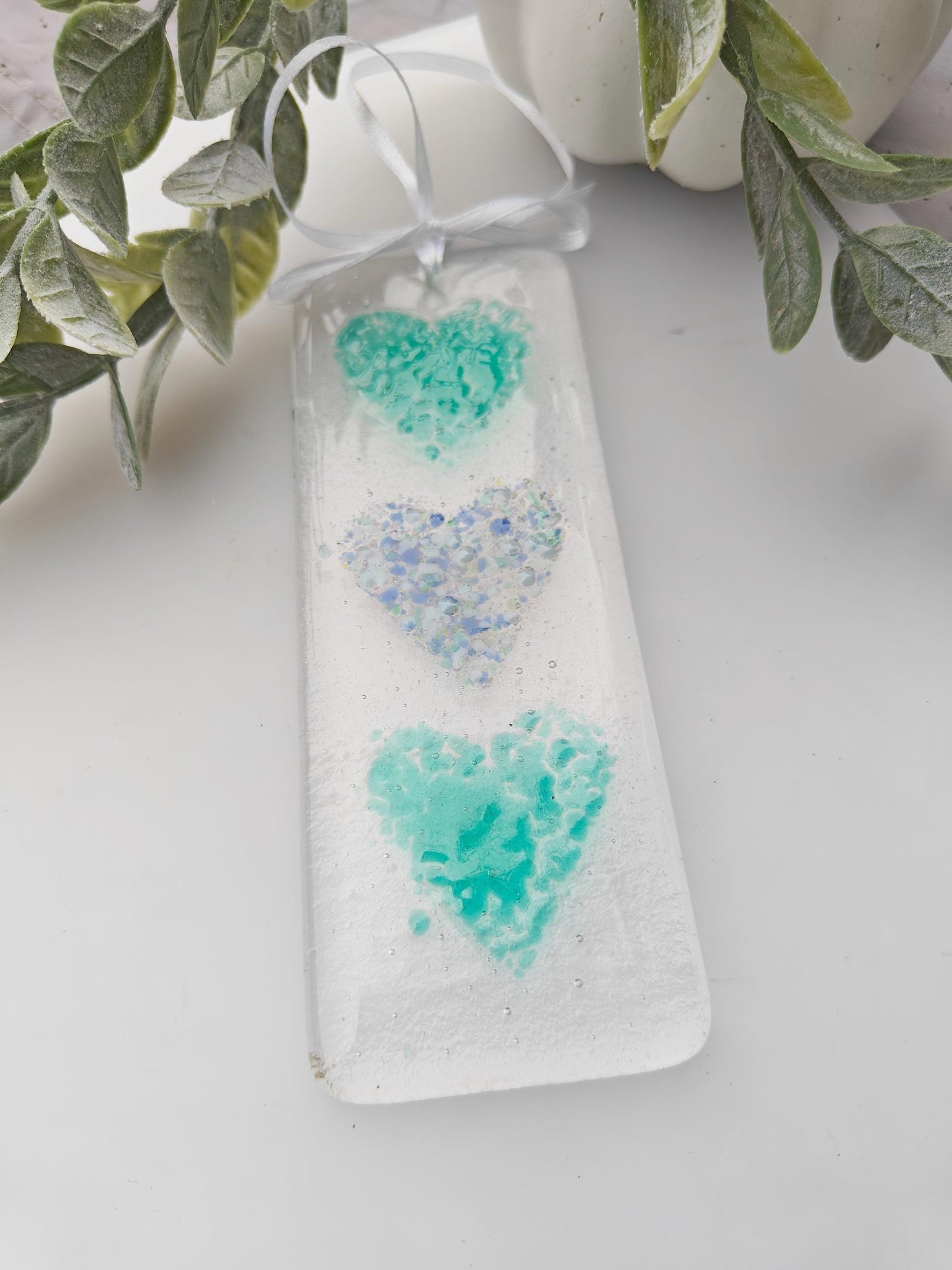 Triple hearts glass window hanging green