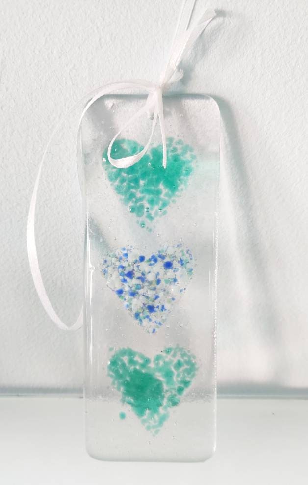 Triple hearts glass window hanging green