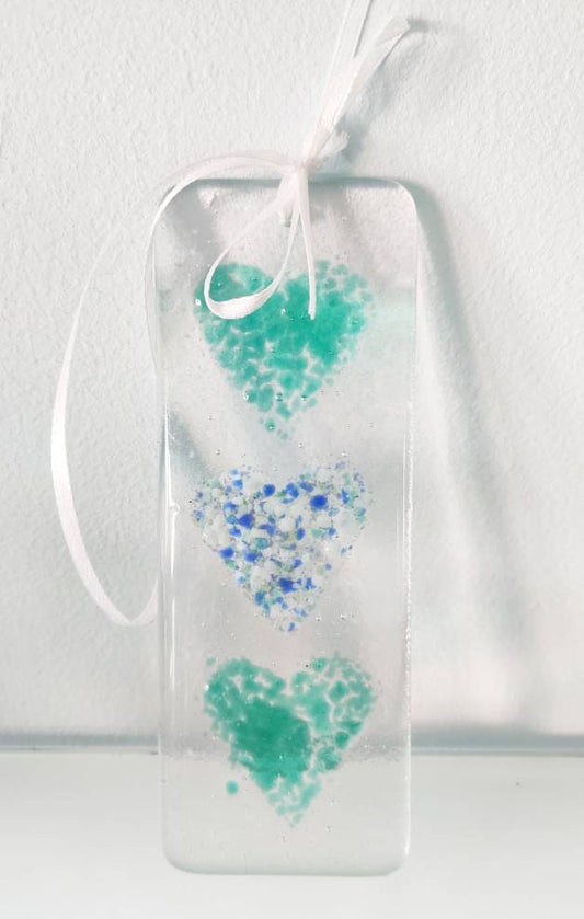 Triple hearts glass window hanging green